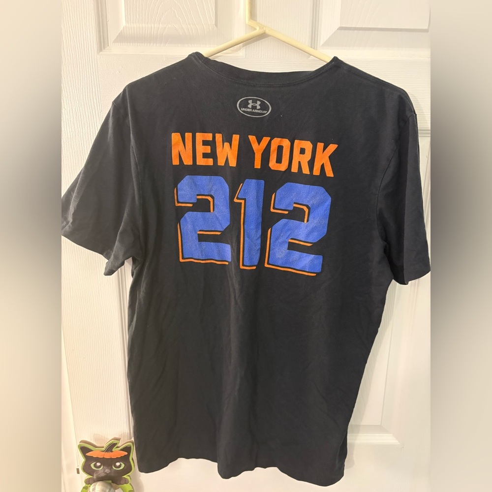 Under Armour New York knicks Men’s Short Sleeve Shirt